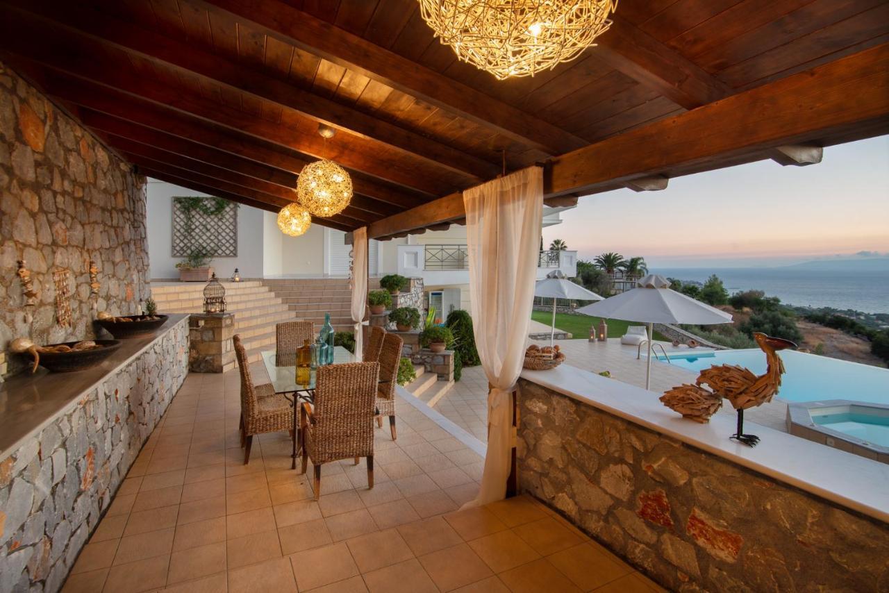 Villa Rebecca Каламата Екстериор снимка